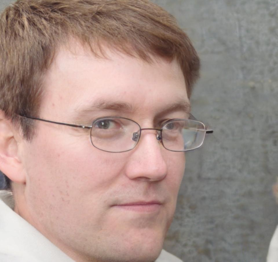 Dr. Alexandre Dubois, Directeur de la Recherche chez Axivorent